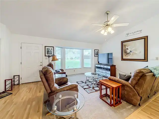 Listing Photo 18