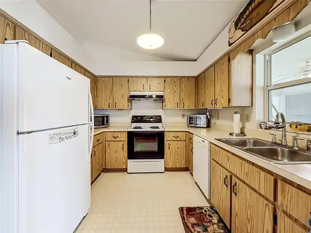 Listing Photo 23