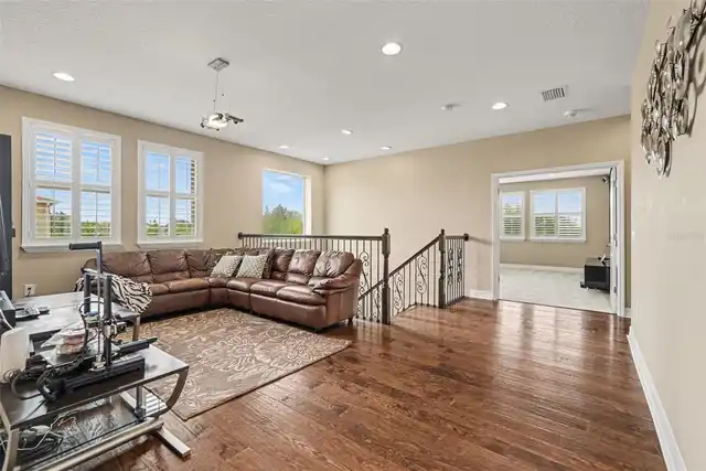 Listing Photo 11