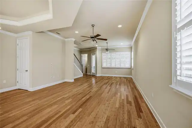 Listing Photo 10