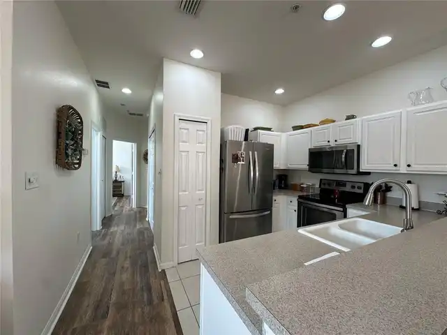 Listing Photo 9
