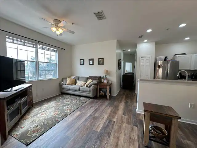 Listing Photo 12