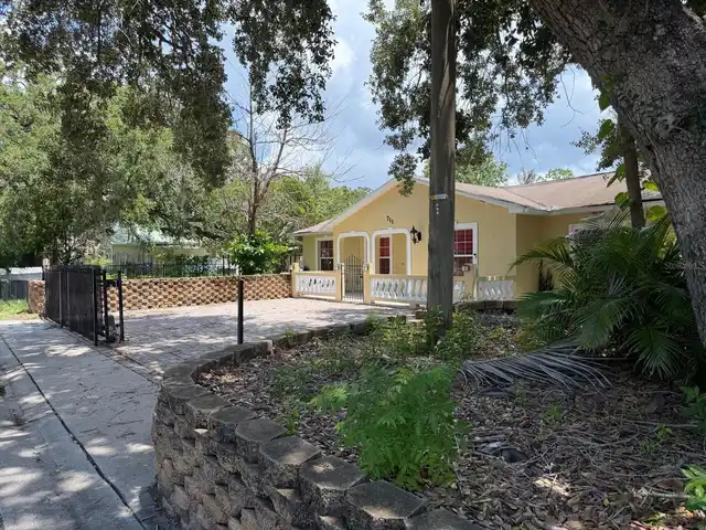 Listing Photo 4