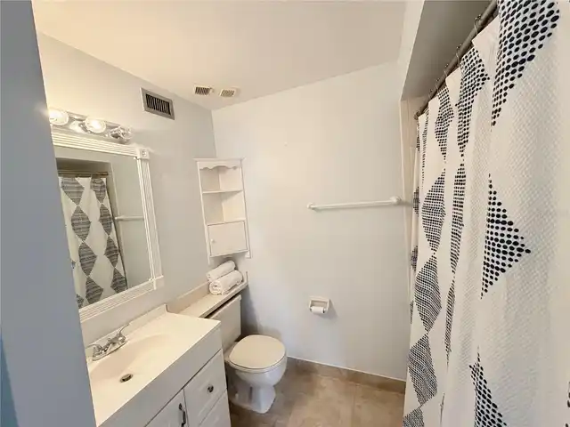 Listing Photo 10