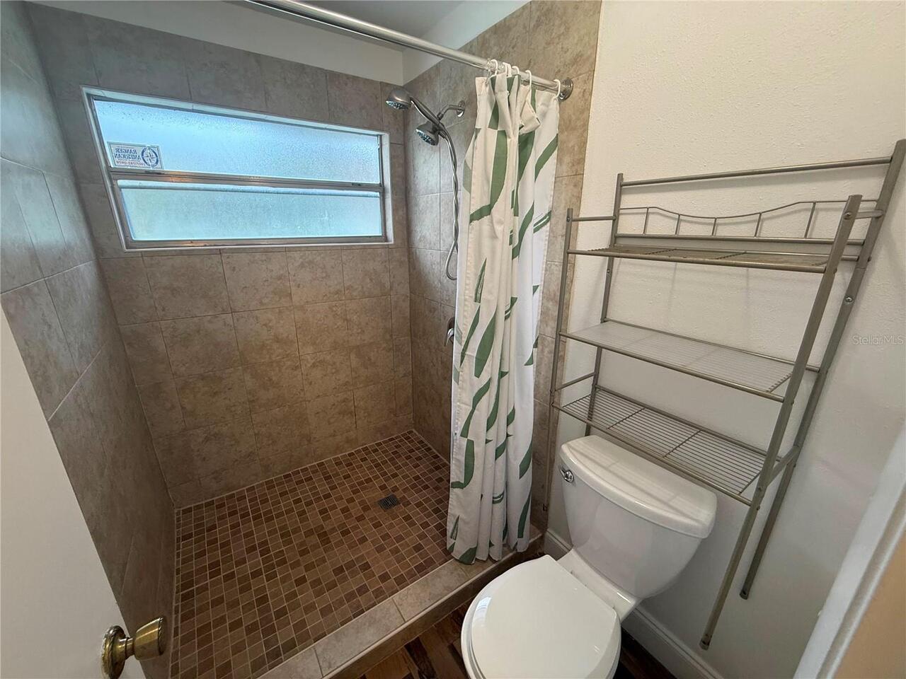 Listing Photo 14