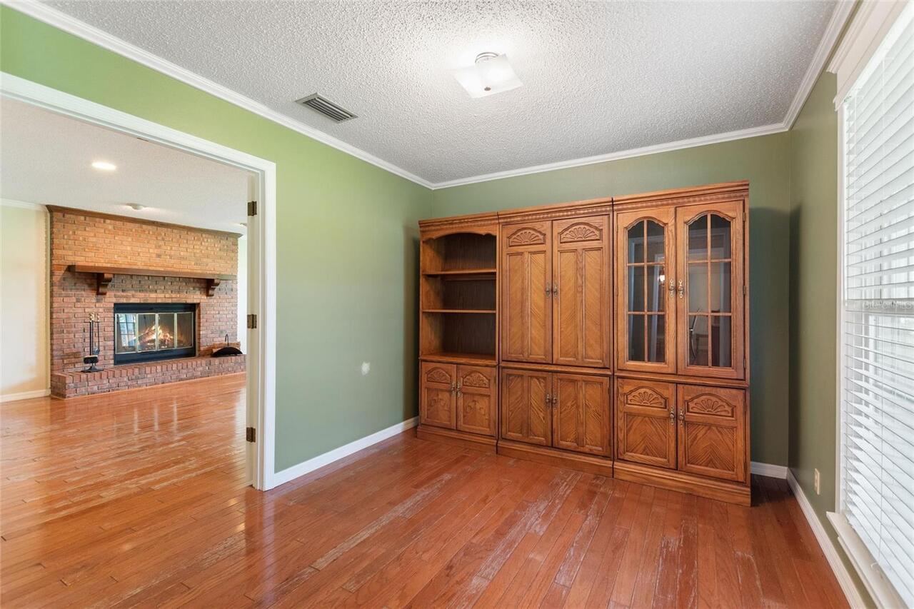 Listing Photo 11