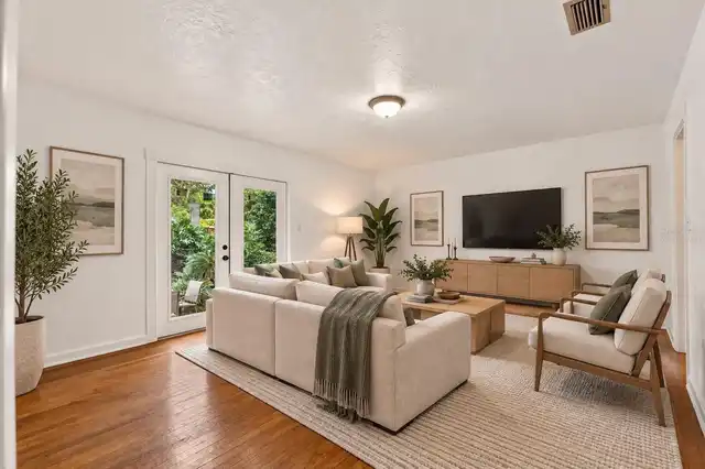 Listing Photo 12