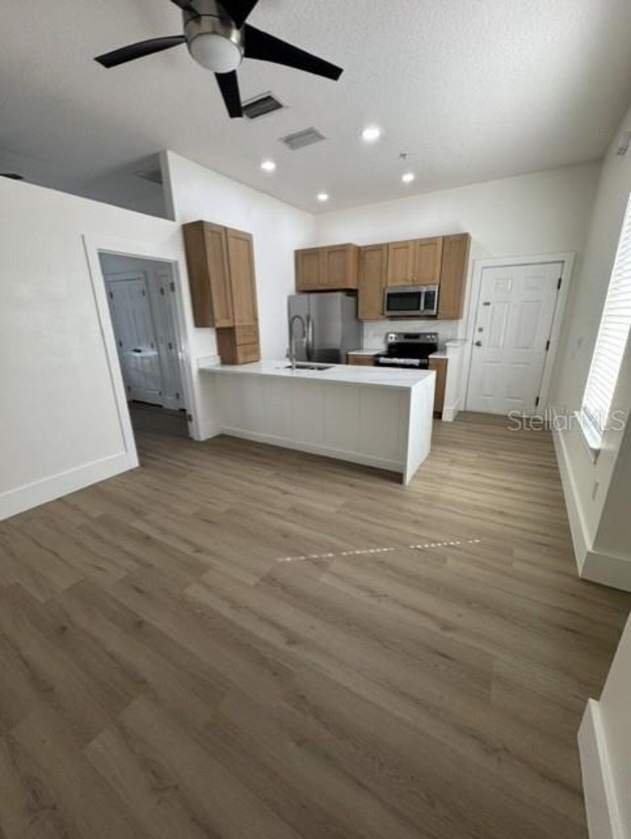 Listing Photo 8
