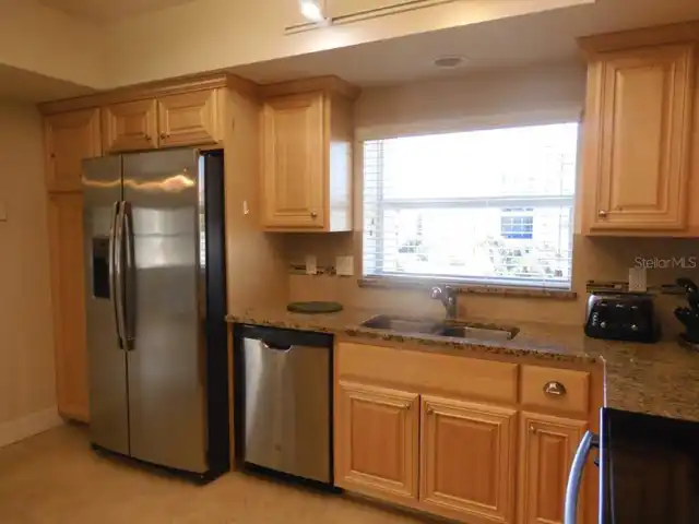 Listing Photo 12