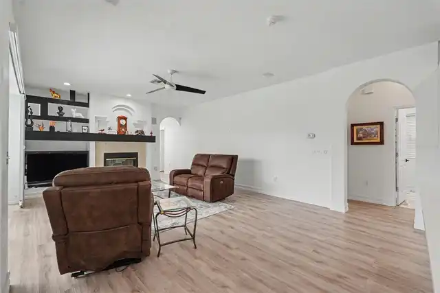 Listing Photo 17