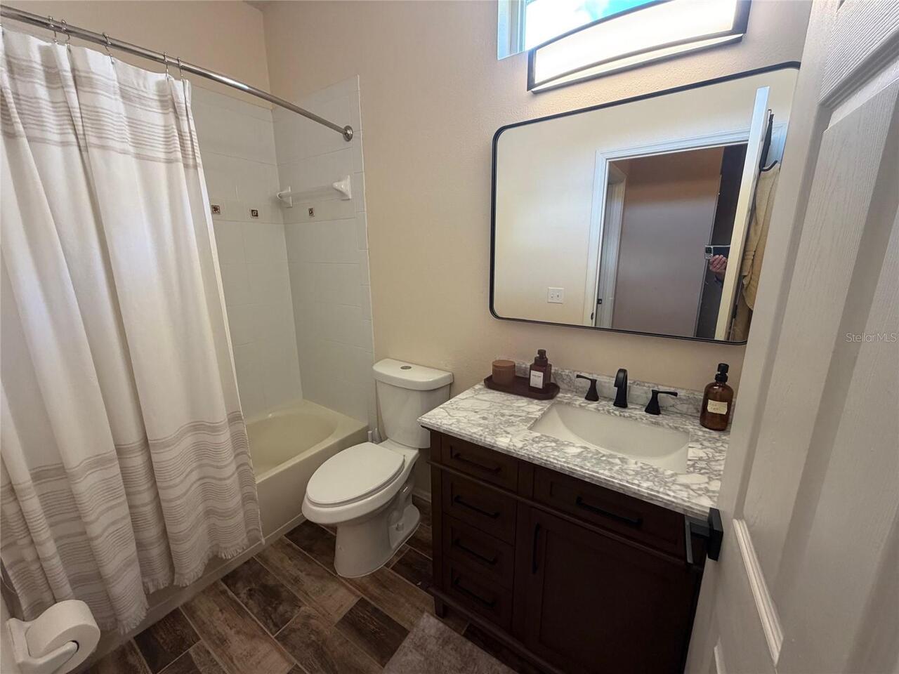 Listing Photo 10