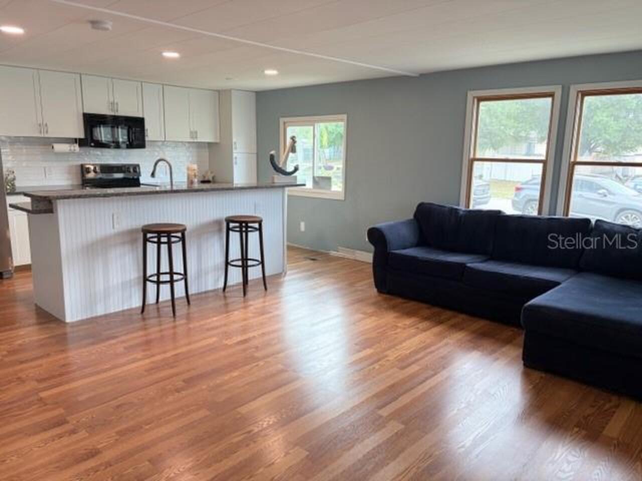 Listing Photo 11