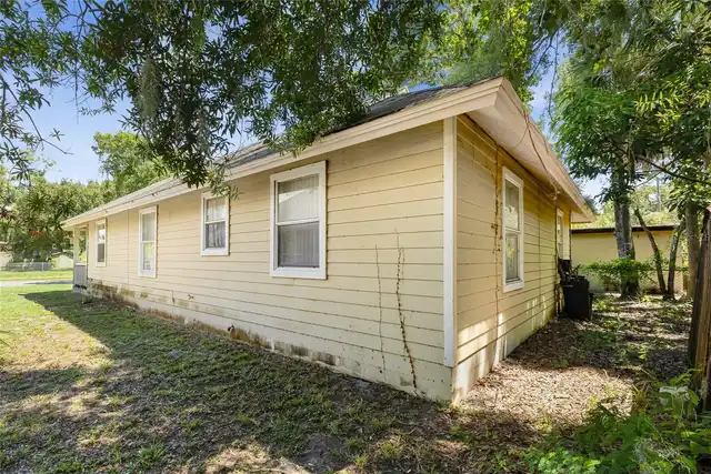 Listing Photo 11