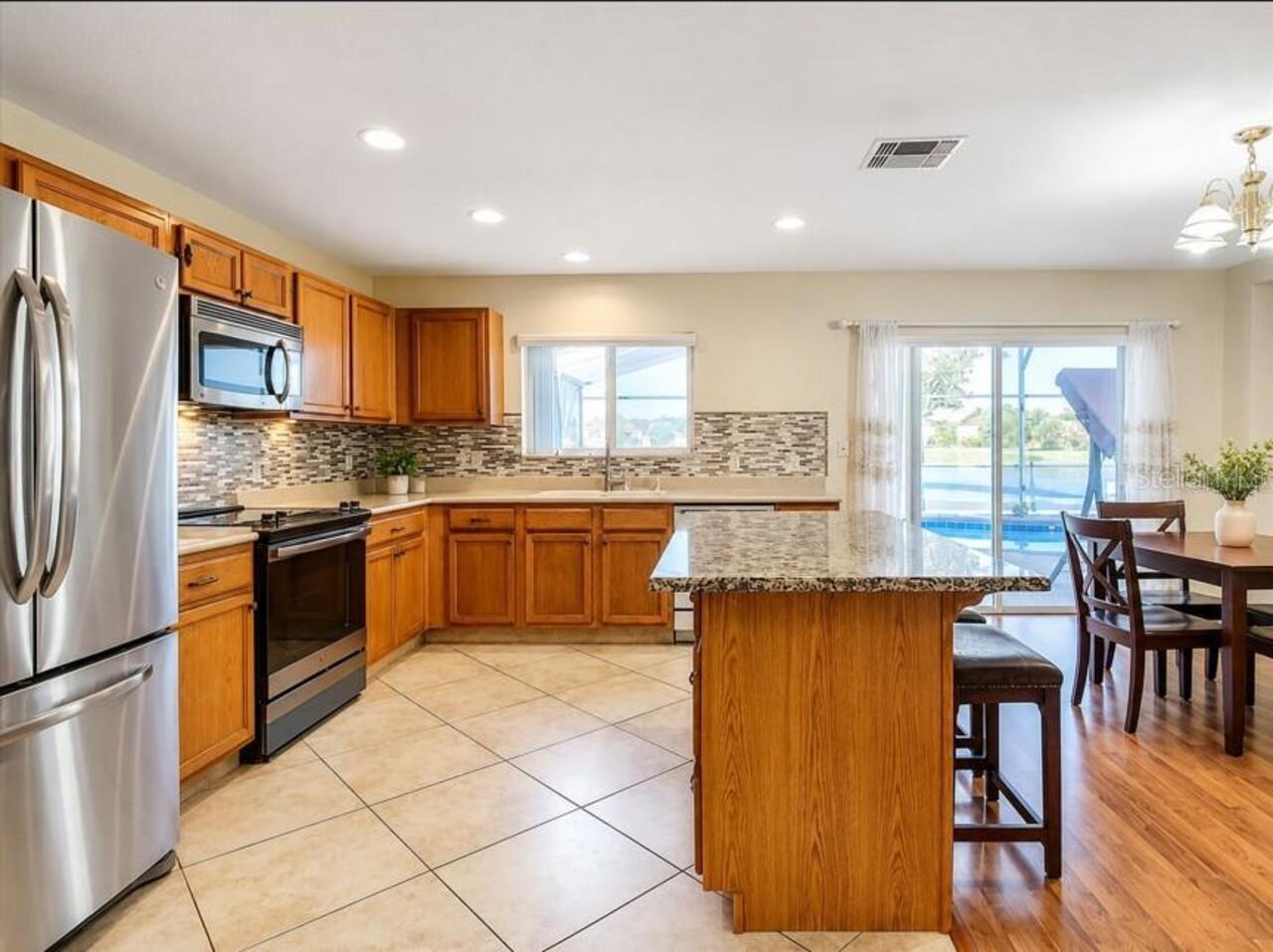 Listing Photo 11