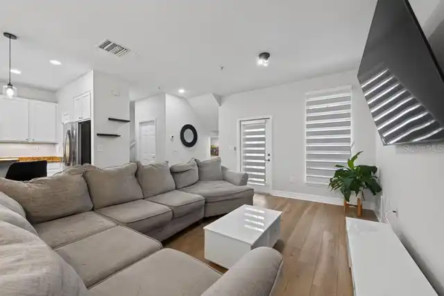 Listing Photo 14