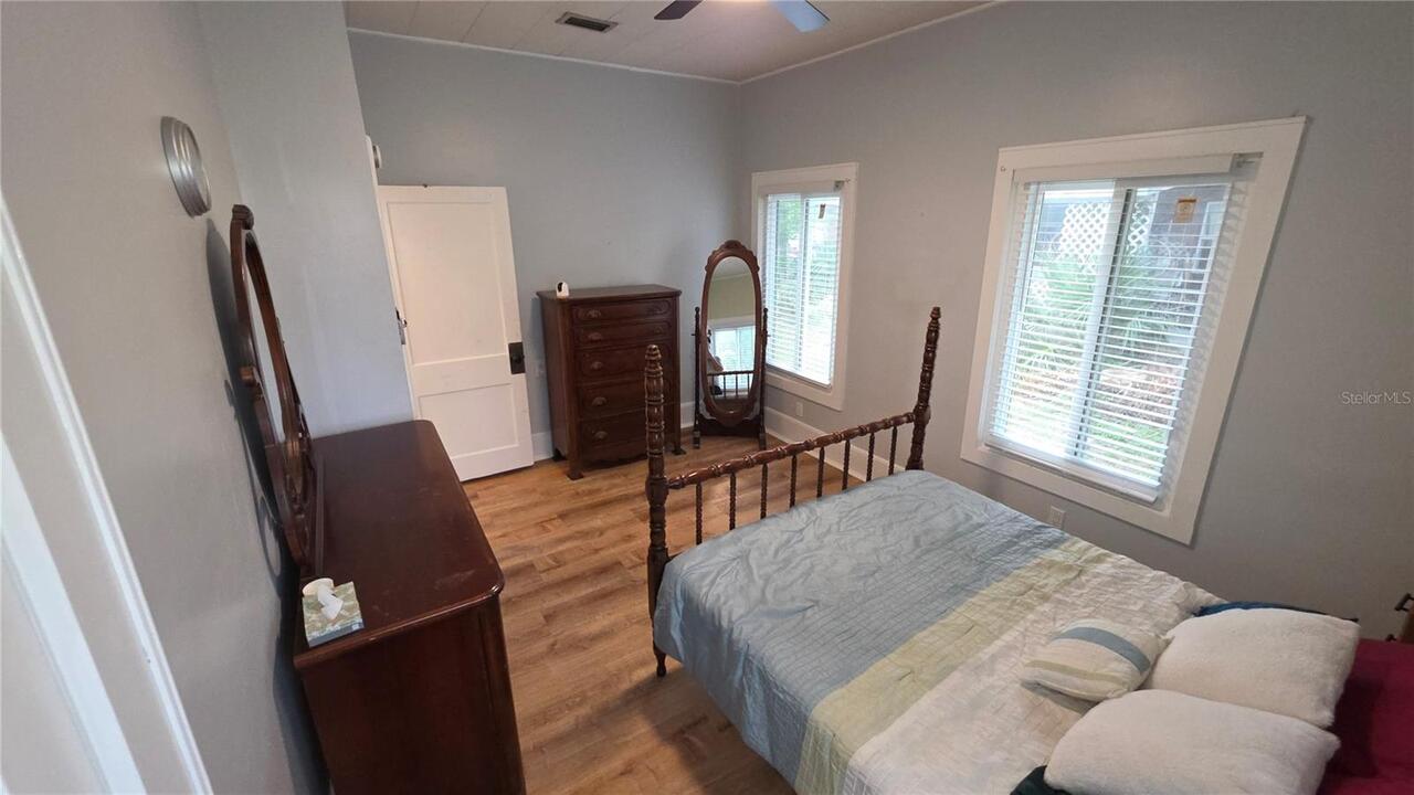 Listing Photo 8