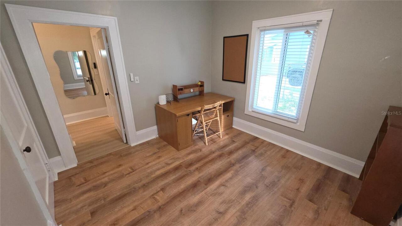 Listing Photo 10