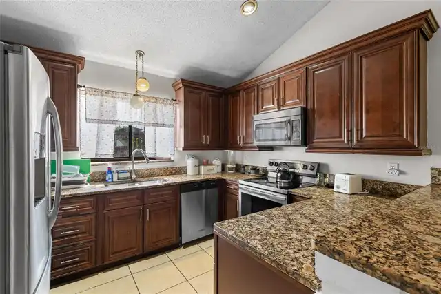 Listing Photo 10