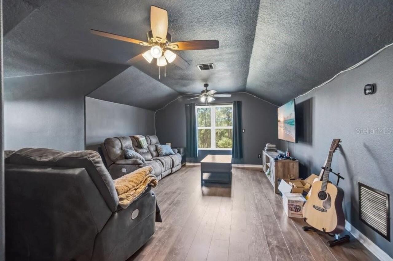 Listing Photo 19