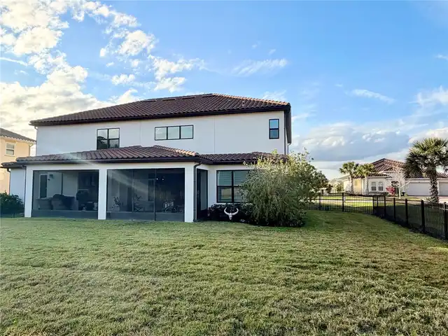 Listing Photo 10