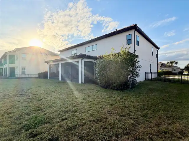 Listing Photo 11