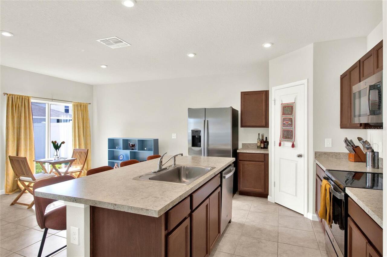 Listing Photo 12