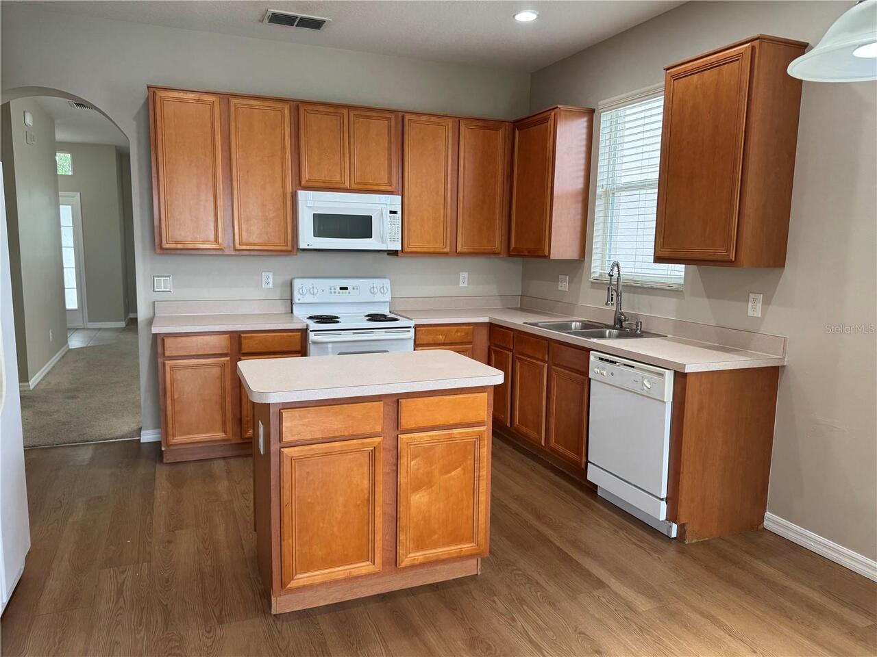 Listing Photo 11
