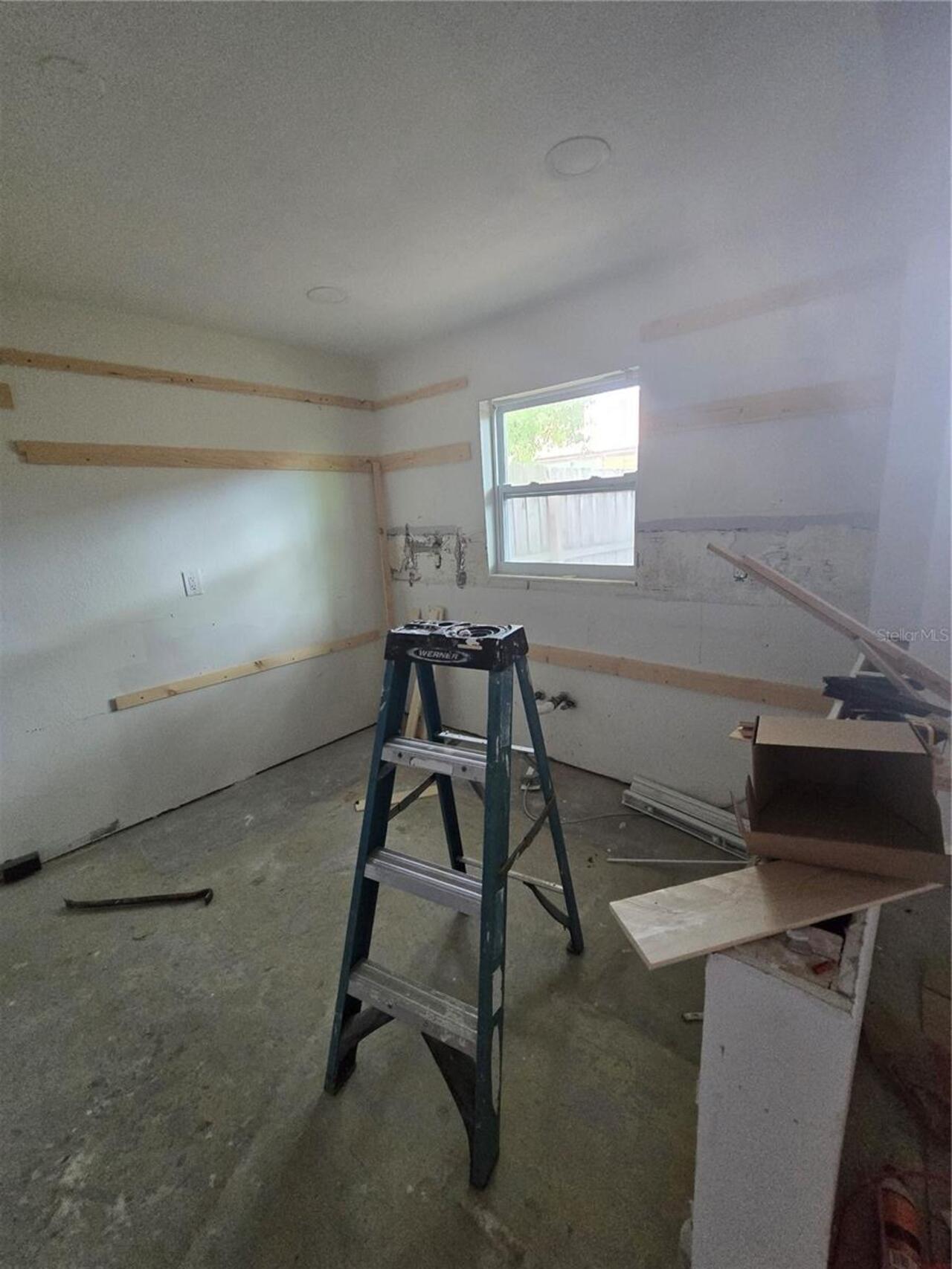 Listing Photo 12