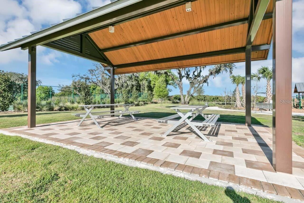 Listing Photo 11