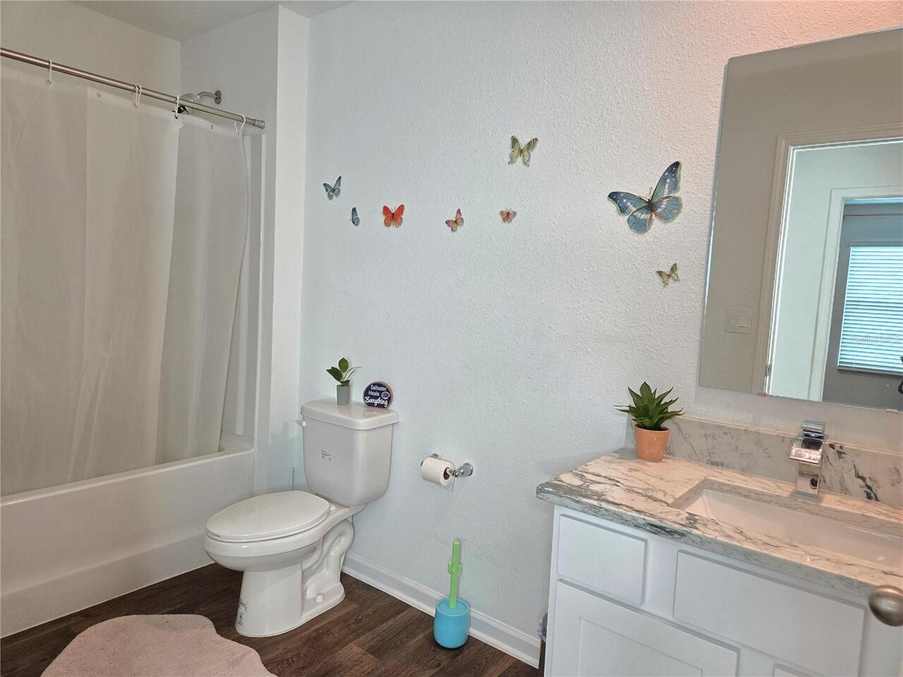 Listing Photo 10