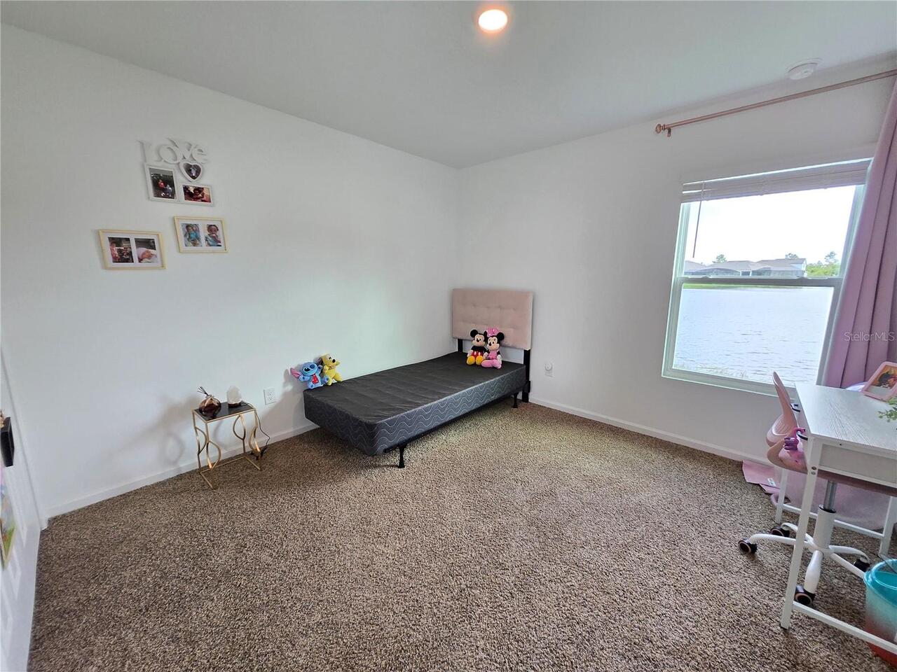 Listing Photo 12