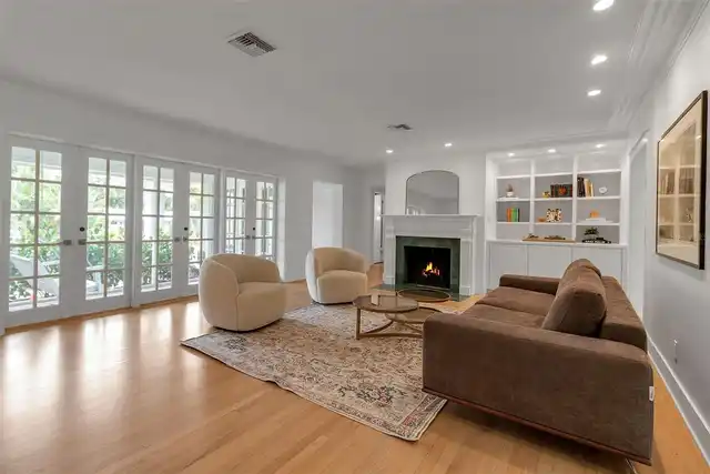 Listing Photo 8