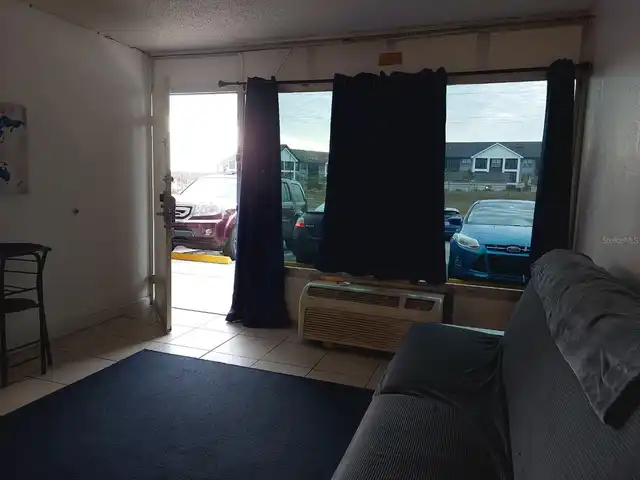 Listing Photo 12