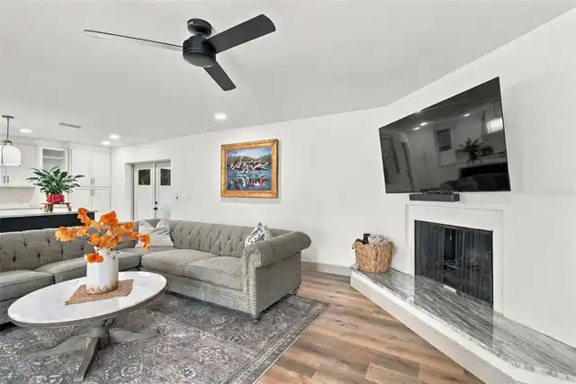 Listing Photo 12