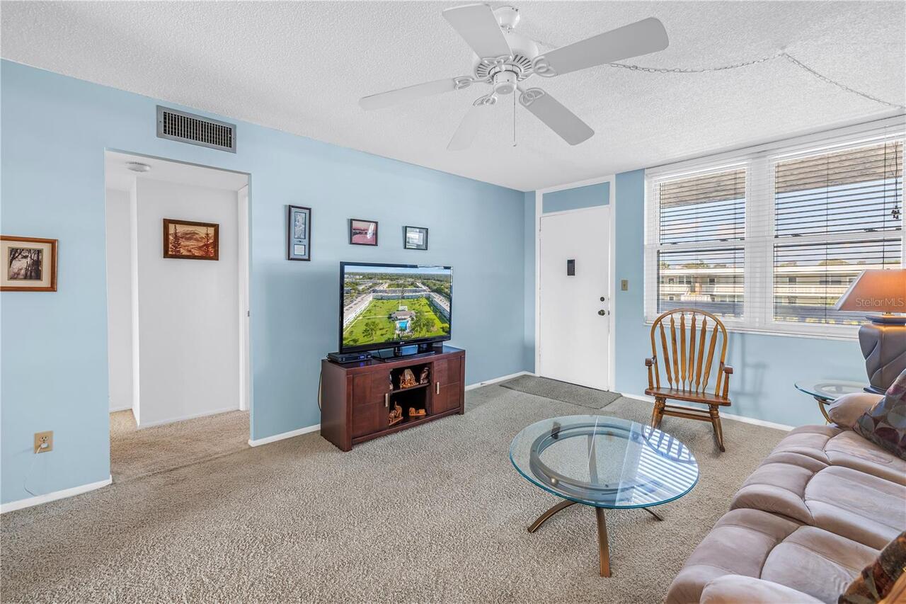 Listing Photo 12