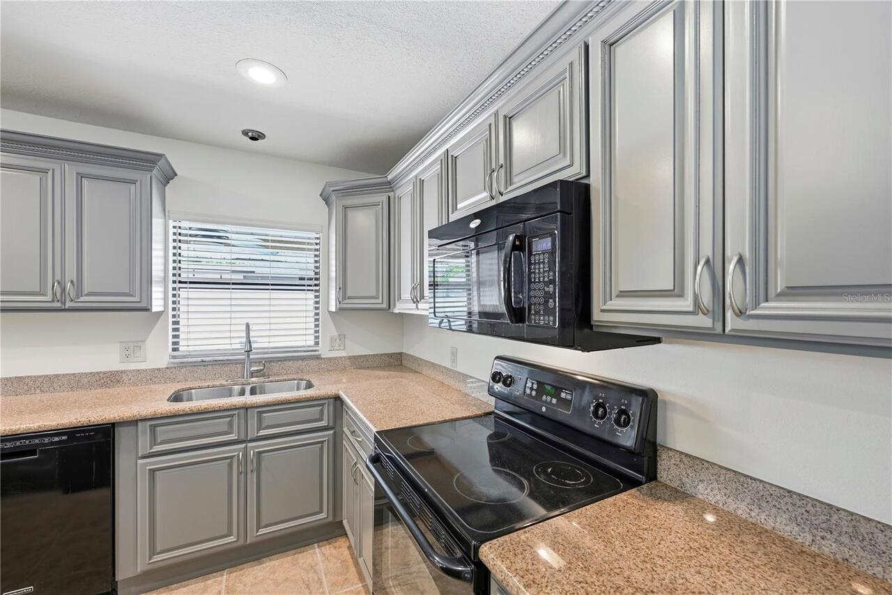 Listing Photo 8
