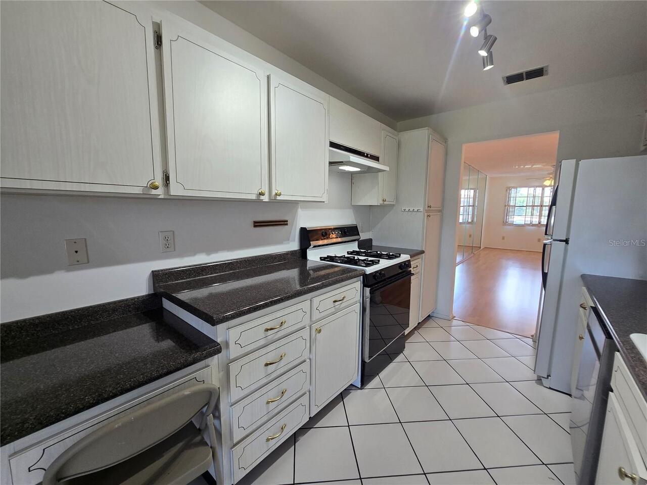 Listing Photo 24