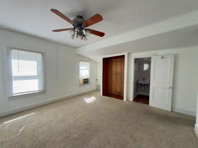 Listing Photo 12