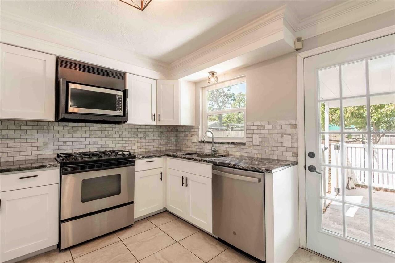 Listing Photo 8