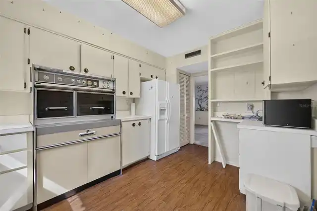 Listing Photo 9