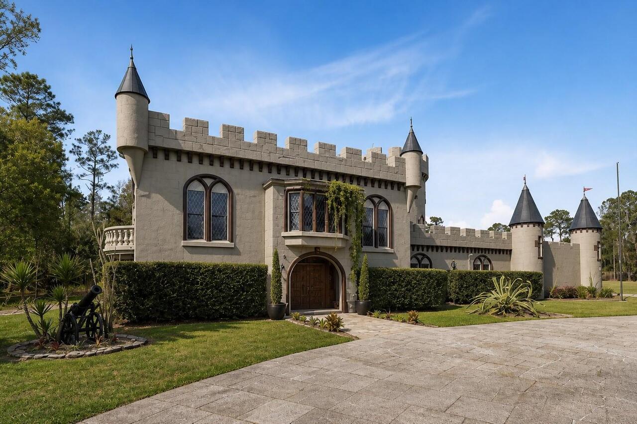 5BR, Home, 3BA, $1,899,999
Read More
