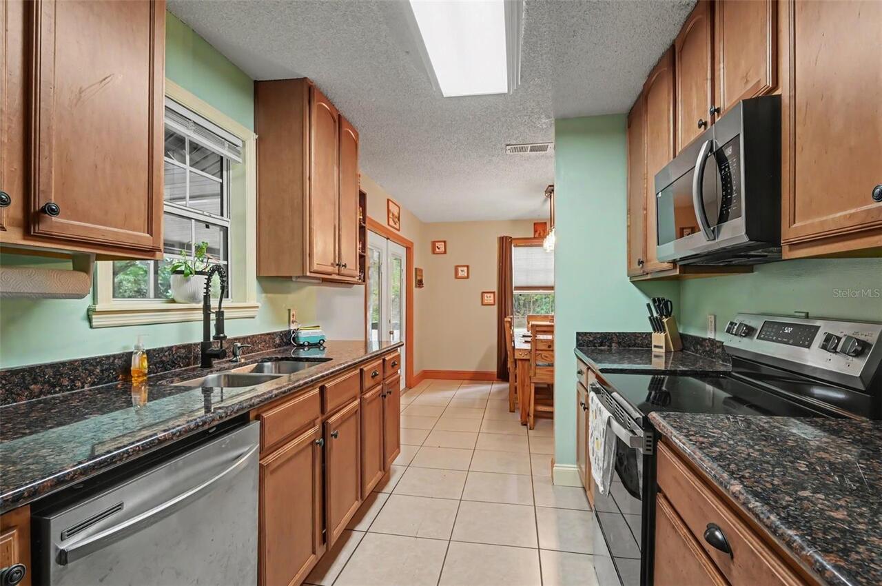Listing Photo 8