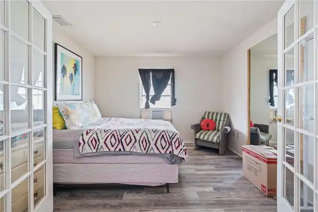 Listing Photo 9