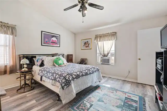 Listing Photo 22