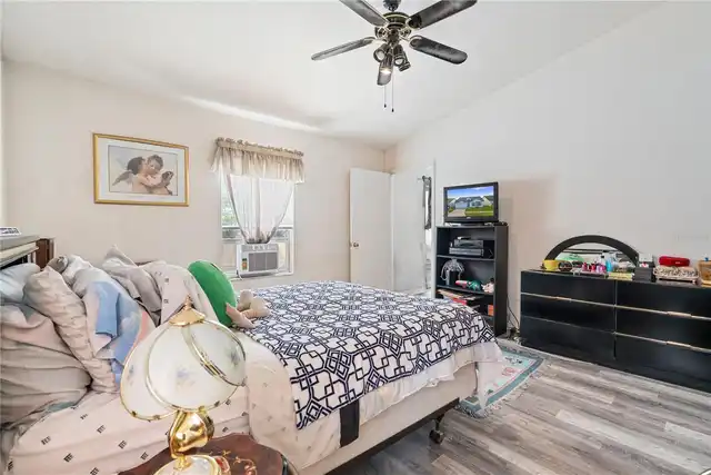 Listing Photo 23