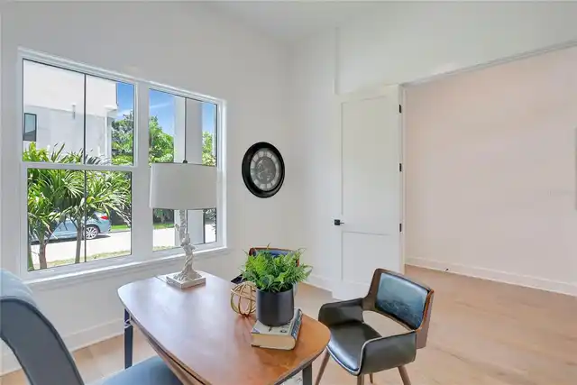 Listing Photo 12