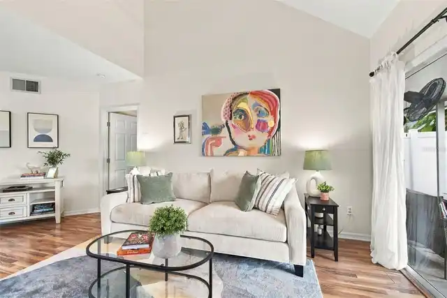 Listing Photo 10