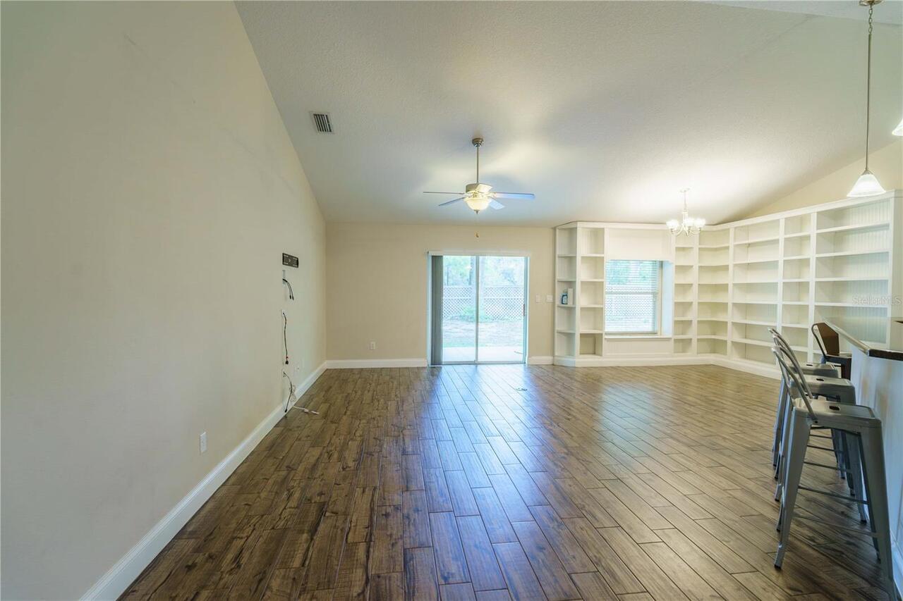 Listing Photo 8