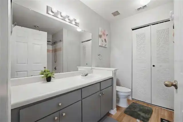 Listing Photo 12