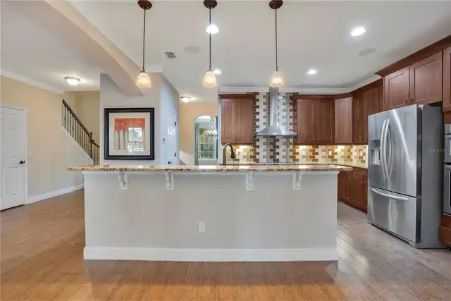 Listing Photo 11